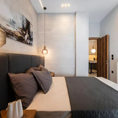 Phoebe By Halu! Stylish In Navarinou Square Thessaloniki