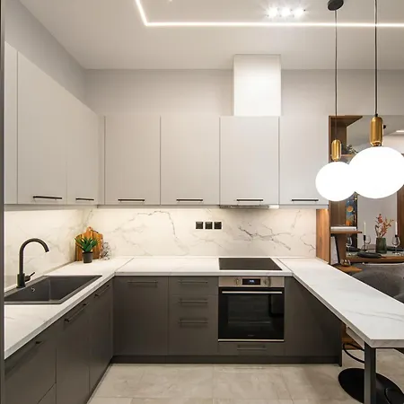 Phoebe By Halu! Stylish In Navarinou Square Thessaloniki