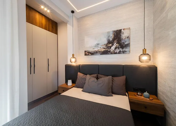 Pdeluxe Navarinou Square Daire
